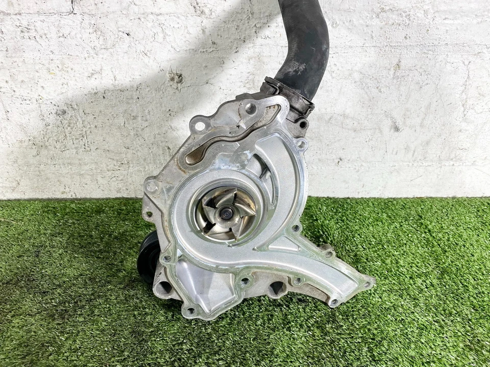 06-13 MERCEDES BENZ R350 ML350 MOTOR REFRIGERANTE BOMBA DE AGUA CON MANGUERA OEM Foto 2 de 3