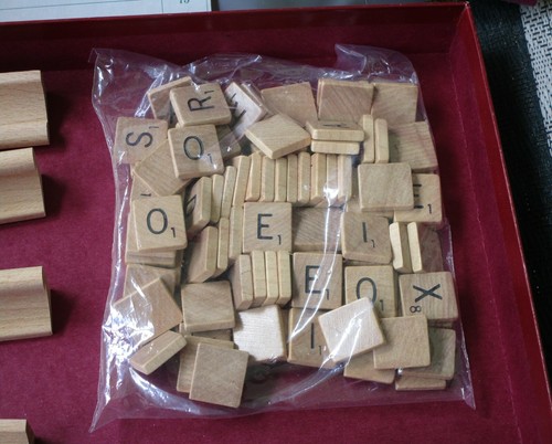 Board Game Vintage Scrabble Crossword Game 1983 Selchow & Righter wood tiles - Picture 6 of 6