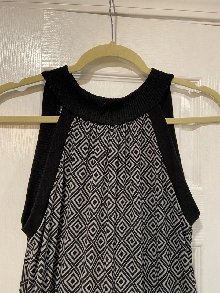 Top Pullover Papaya Talla L Negro Geométrico Acanalado Tejido Sin Mangas Halter Foto 2 de 4