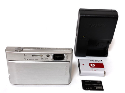 Sony Cyber-shot DSC-T100 Digitalkamera Silber aus Japan in gutem Zustand