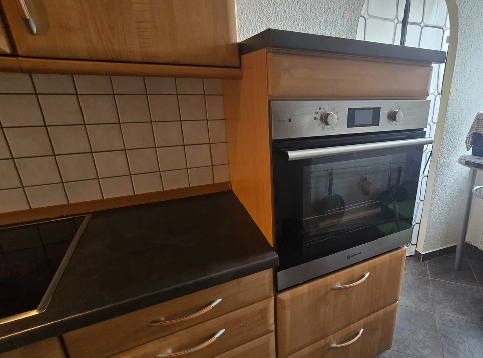 Einbau-Eckküche mit Geräten - Bild 3 von 4