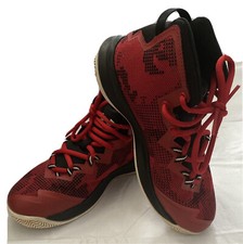 UNDER ARMOUR BOYS BASKETBALL SNEAKERS 2.5 Y RED  BLACK DIGITAL CAMO KNIT
