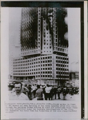 1974 Sao Paulo Brazil Bank Building Burned Killing 177 Disaster Wirephoto 8x10