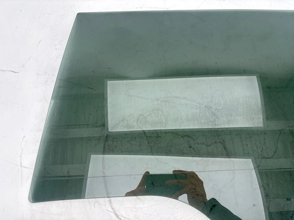 Kia Sorento 2016-2020 puerta trasera izquierda ventana vidrio OEM Foto 2 de 4