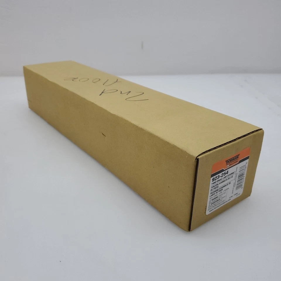 Lámpara de tercera luz de freno Dorman 923-254 para Armada, QX56, Pathfinder Foto 3 de 4