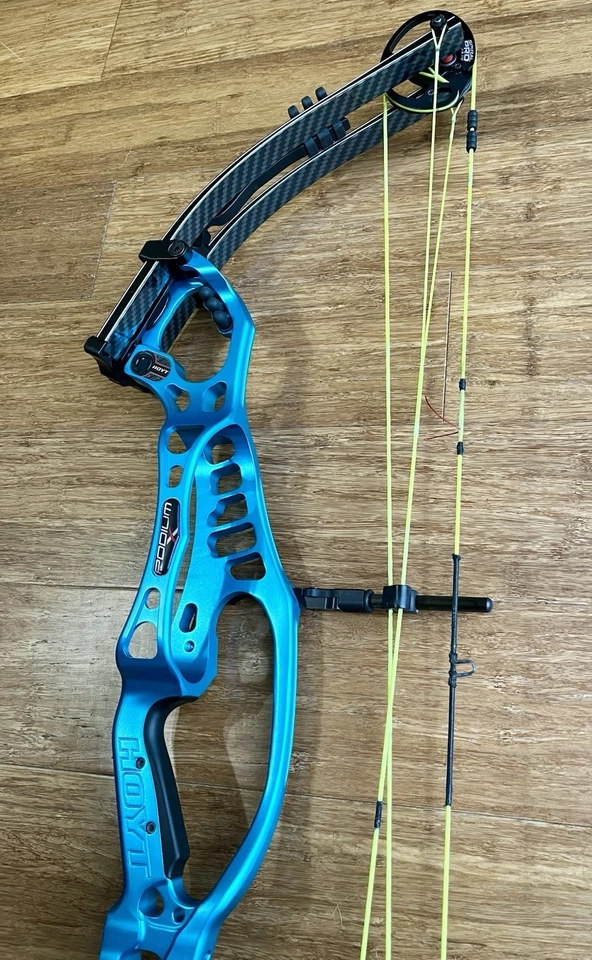 Hoyt Podium X Elite 37 RH 50-60# 28-29” Spiral Pro Cams Competition Target Bow - Image 2 of 4