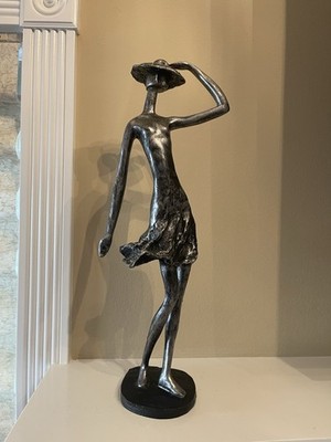 BEAUTIFUL POLYSTONE WOMAN IN A HAT FIGURINE - ONE OF A KIND