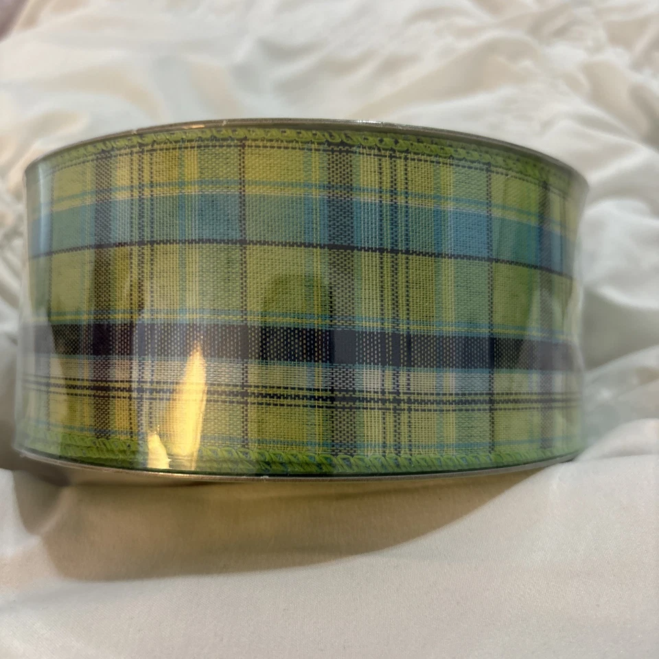 Member's Mark Premium Wired Edge Ribbon 2.5" Wide x 50 Yards - Assorted Patterns - Image 3 of 4