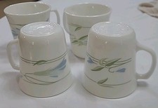 Set of 4  Corelle Corning "Blue Wreath" Coffee Tea Cups Mugs  RETIRED 8 oz.