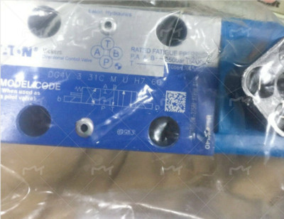 New Eaton Vickers DG4V-3-31C-M-U-H7-60 Solenoid Valve