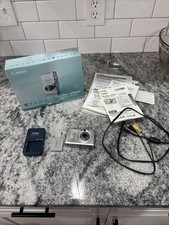 Canon PowerShot SD600 Digital ELPH Camera Powers On For Parts/Repair Lens Error