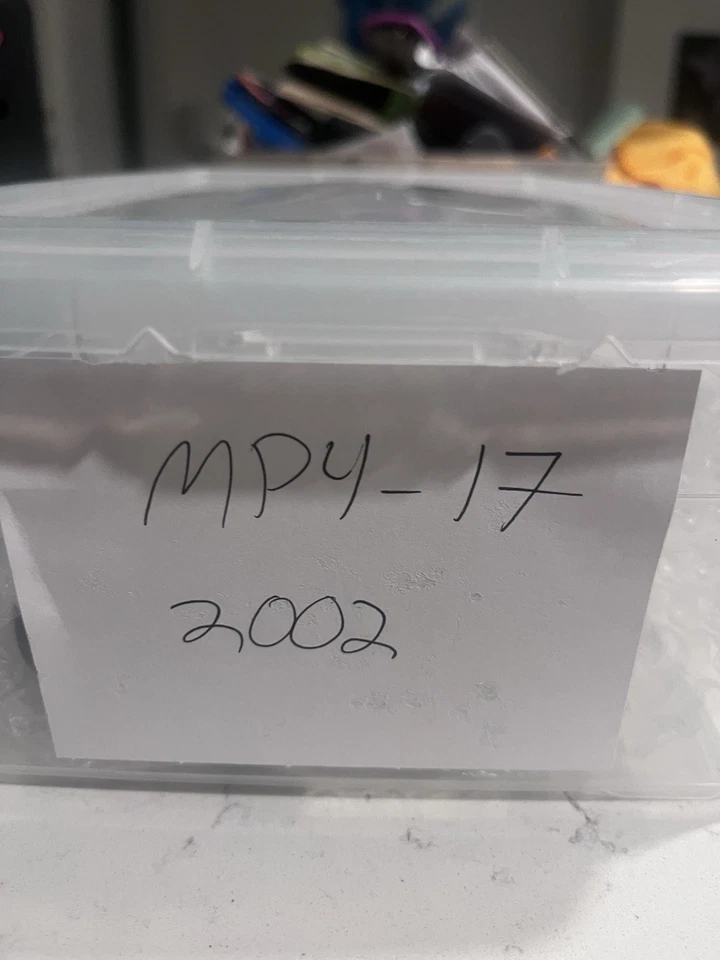 Minichamps 2002 escala 1/18 McLaren-Mercedes MP4-17 #4 Kimi Raikkonen Foto 3 de 3