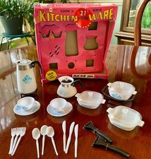 Chilton Corning Ware Maddie Mod Doll 27 piece set 1970