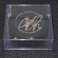 JAKOB CHYCHRUN SIGNED NHL GAME PUCK BECKETT (BAS) ARIZONA COYOTES GARY B BETTMAN