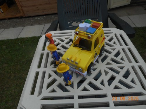2006 Musical Mountain Rescue Truck with Tom Thomas & Fireman Sam & Penny - Picture 3 of 5