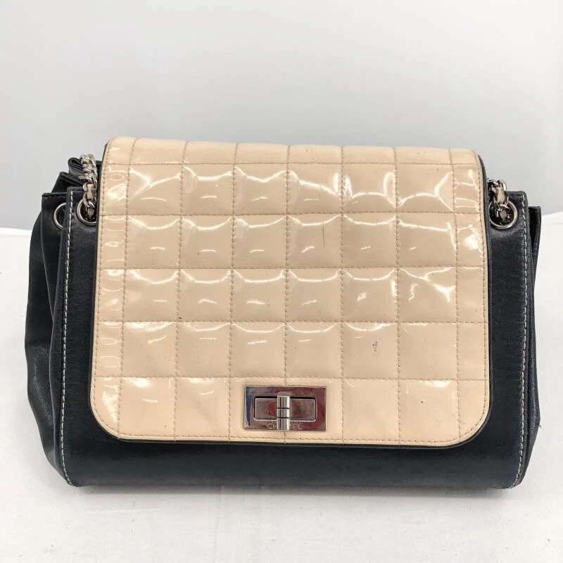 chanel beige 2.55