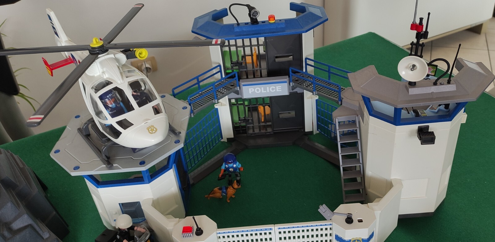 Set Playmobil 6919,6921,9371 City Action Prigione e Stazione di Polizia 4 Anni+ - Foto 2 di 21