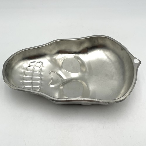 Vintage Halloween Skull Shape Aluminum Baking Pan - Picture 4 of 14
