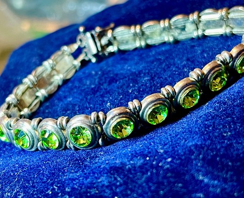 Spectacular Peridot Bracelet 925 Sterling Silver Lime Green Handmade Jewelry - Picture 15 of 21