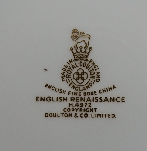 4 Royal Doulton English Renaissance Cups & Saucer MINT! - Picture 3 of 3