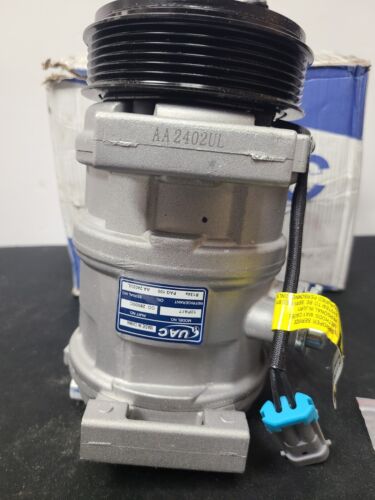 Un nuevo compresor de aire acondicionado UAC CO28000C para Chevrolet GMC - Imagen 2 de 3
