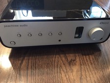 Peachtree Audio IDecco Stereo Amplifier (Glossy Black) Original Box. Excellent