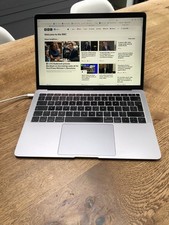 Apple Macbook Air (A1932) 1.6 GHz Dual-Core Intel Core i5 8GB RAM 128GB HD 13.3"