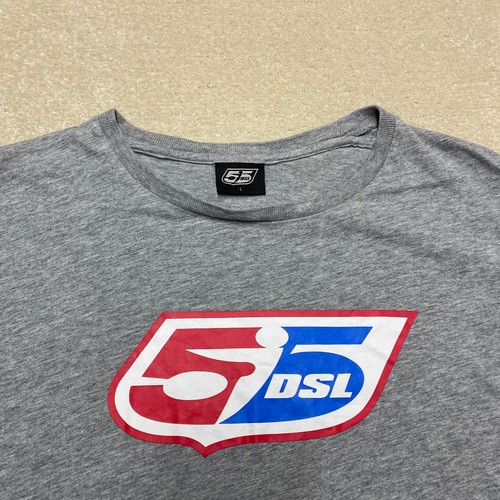 55 DSL Camiseta Grande Para Hombre Gris Logotipo Spellout Cuello Redondo Manga Corta - Imagen 2 de 10