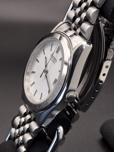 Reloj Hombre Seiko Cuarzo 7N47-7A00 5BAR Buen Estado Batería Reemplazada - Imagen 4 de 13