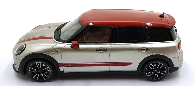 Otto 1/18 Scale Model Car OT1106 - Mini Clubman (F54) JCW - Silver/Red - Image 4 of 4