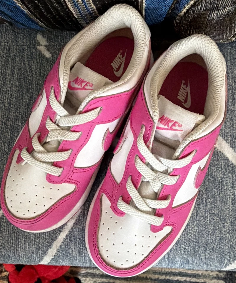 Nike Dunk Low Laser Fucsia Rosa Barbie TD Niño Tenis Zapatos FB9107-102 Foto 3 de 4
