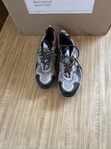 New Balance 807 10.5 EE