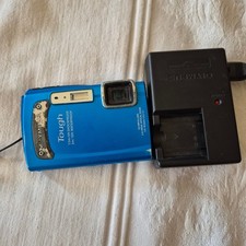 Olympus Tough TG-320 14 MP Waterproof Blue Digital Camera Battery and Charger
