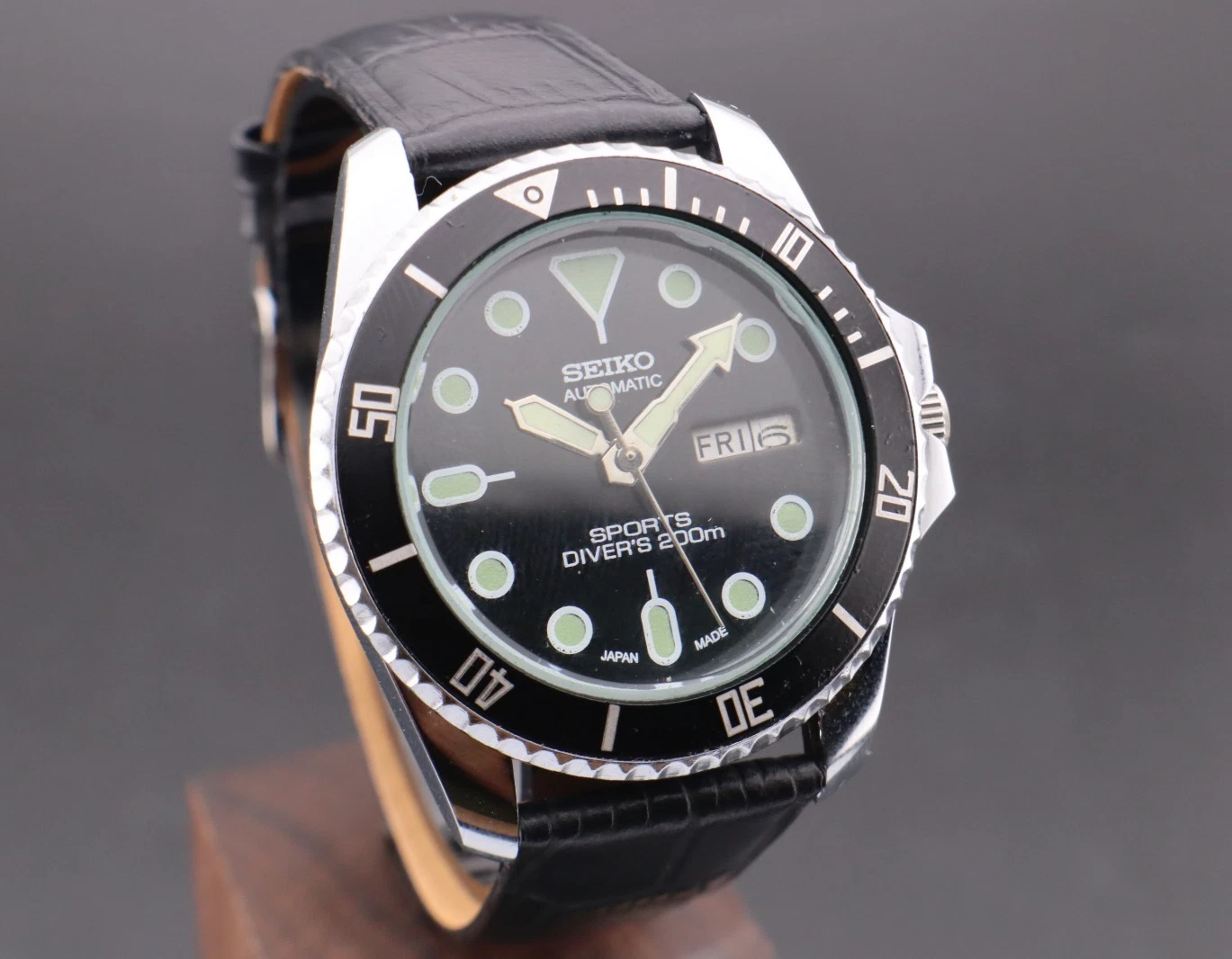 Vintage Seiko Sport's Automatic Rotating Bezel 6309 Day / Date Men's Wrist Watch