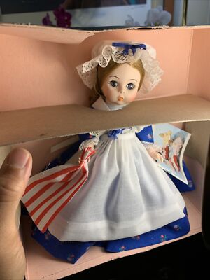 Madame Alexander Doll Company Betsy Ross 8