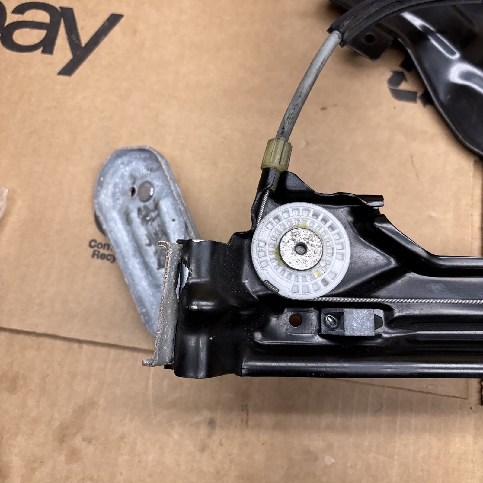 RIGHT REAR DOOR PASSENGER WINDOW REGULATOR MOTOR 670032862 Maserati GHIBLI