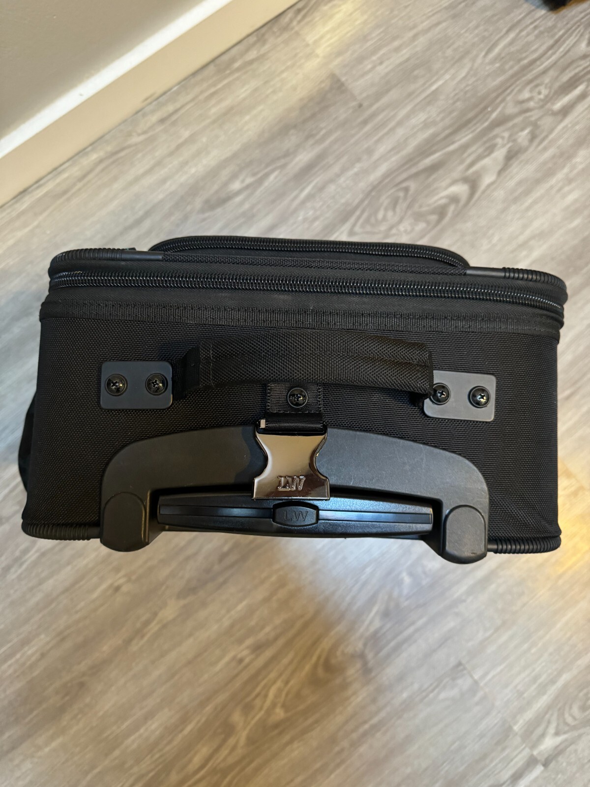 Luggageworks Aurora New Generation Black 17" Rolling Suitcase Bag