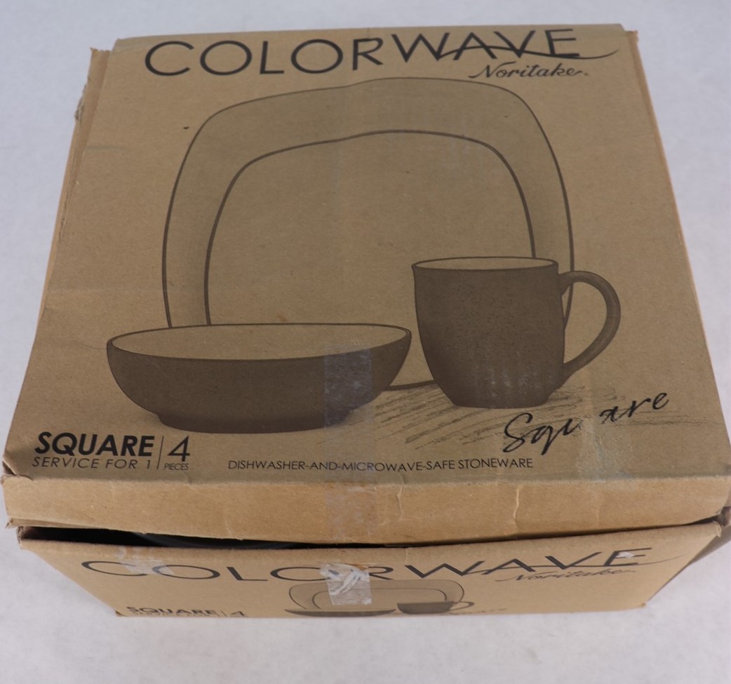 Noritake Colorwave Slate 4-Piece Square Place Setting, Service for 1 New