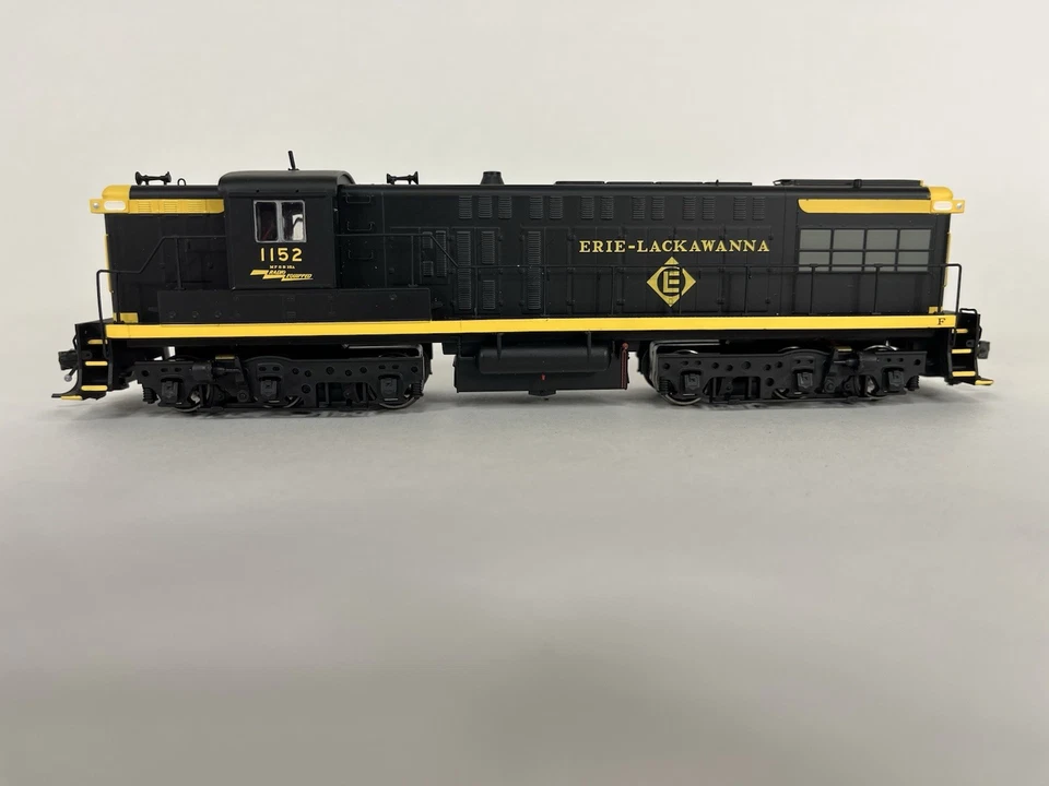 Bowser HO Scale Erie Lackawanna E-L #1152 DRS6-6-1500 DC Powered Road Switcher - Image 3 of 4