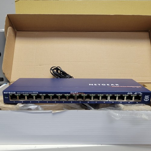 NETGEAR ProSafe GS116 16 Port Gigabit Desktop Switch - switch - 16 ports -... - Picture 2 of 3