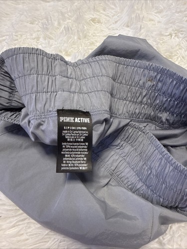 Pantalones cortos grises pequeños PINK Active para mujer - Imagen 5 de 5