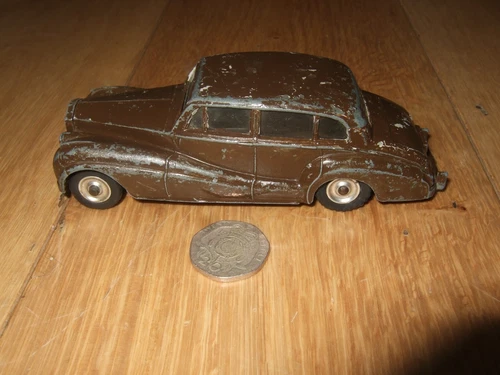DINKY TOYS ROLLS ROYCE SILVER WRAITH CAR No 150 VINTAGE DIECAST RESTORATION