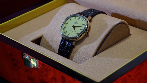Omega De Ville Vintage Ladies Gold Watch with Black Leather Strap - Gift Boxed!! - Picture 3 of 22