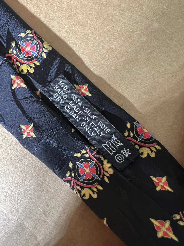 Brioni Hecho en Italia Negro Floral Foto 4 de 4