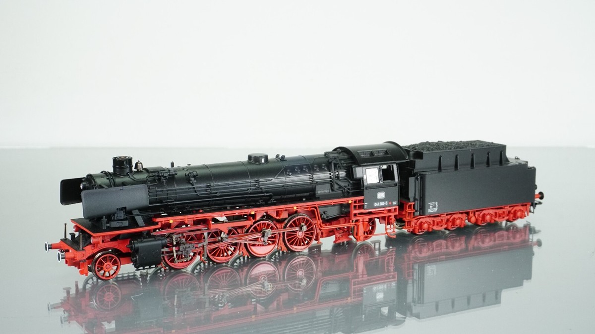 HOゲージ鉄道模型TRIX SNCF241-A #22941 HOゲージ鉄道模型TRIX SNCF241-A #22941
