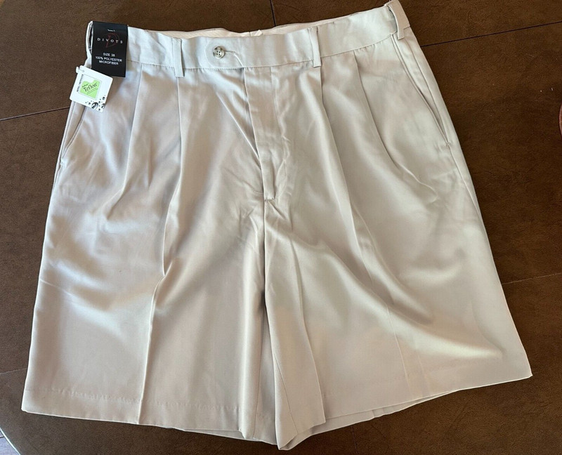 Divots Men's Golf Shorts; Size 38;Light Beige; New with Tags