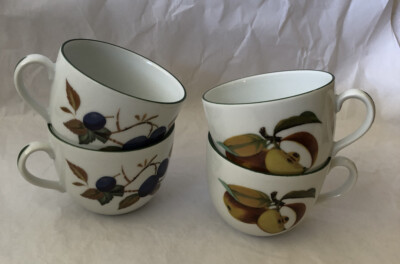 VTG 1986 Royal Worcester Evesham Vale Coffee/Tea Cups Set of 4 (No Saucers)