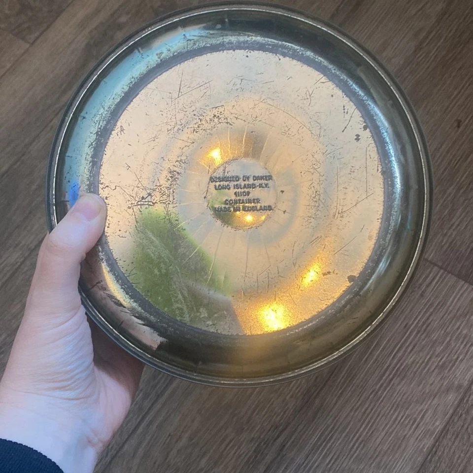 VTG Enamel English round colorful floral tin. Storage cottagecore shabby chic - Image 4 of 4