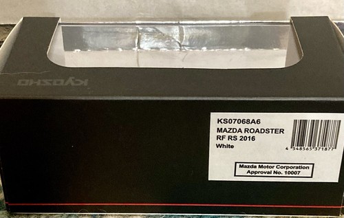 White Mazda Roadster RF RS 2016 KYOSHO 1:64 Scale Diecast Model Car In Box - Picture 5 of 8