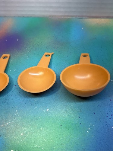 Measuring Spoons Vintage Mid Century Set of 6 Orange Plastic - Picture 2 of 9